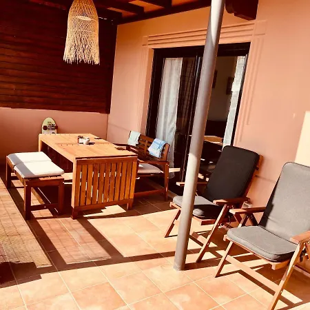 Stillvolle Mit Terrasse, Garten Und Grill Villa *